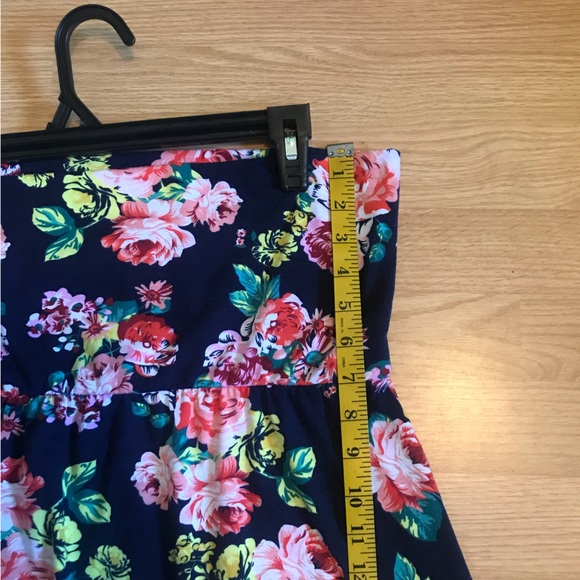 Flowered strapless maxi style dress by Magazine - Picture 5 of 6